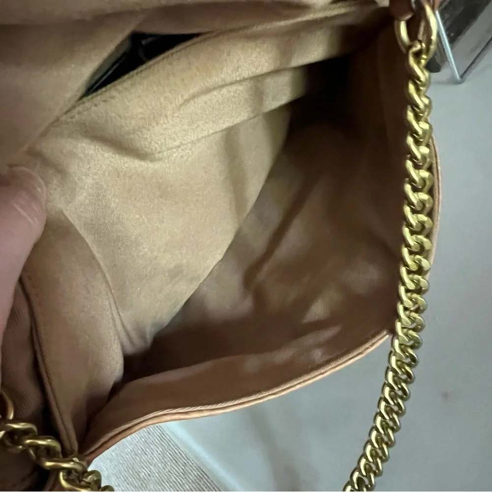J CREW 100% Leather Shoulder Bag with Flap and Gold Chain Strap - Picture 4 of 10
